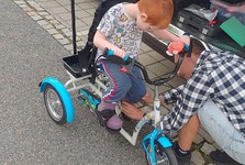 Opravdové Vánoce. Pětiletý Jeník z Vysočiny má rehabilitační tříkolku, která mu může pomoci s rozvojem