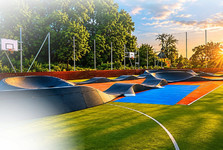 Nový pumptrack v Jaroměřicích nabízí zábavu pro děti i mládež